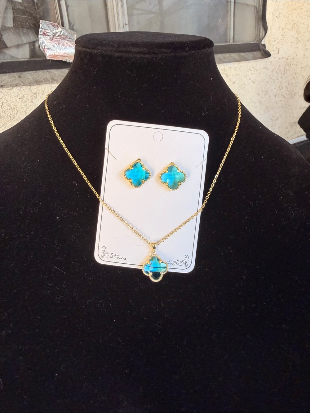 Gold-Tone Turquoise Clover Pendant Necklace and Stud Earring Set